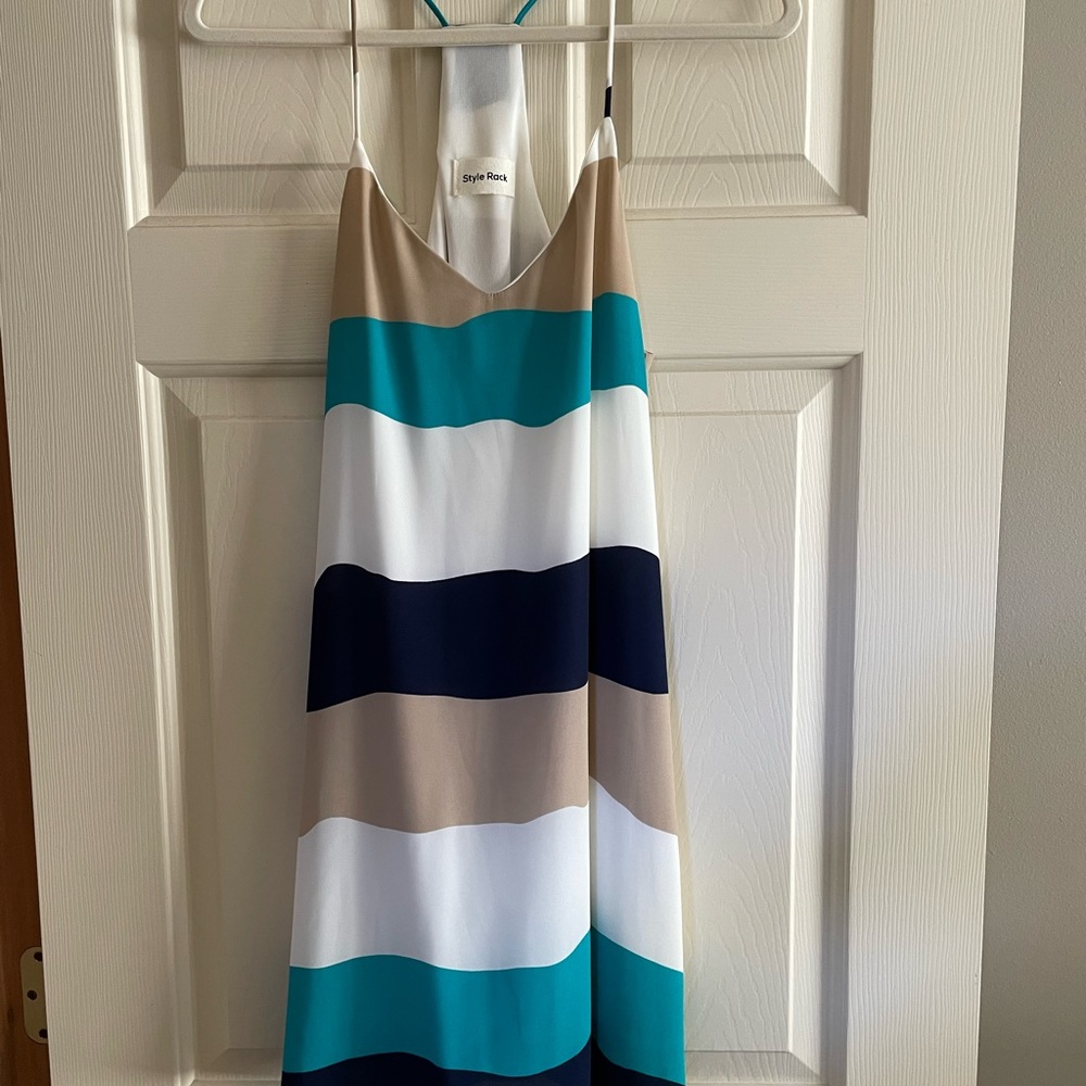 Women’s Summer Dress - size medium - brand: Stylerack